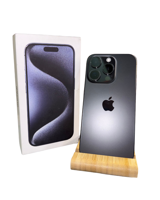 iPhone 15 Pro 256GB Negro Titanio | Grade A | 90% Batería |